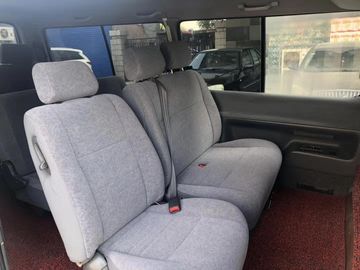 Der 13 Sitz-Diesel-Toyota benutzte Minibus mit Wechselstrom rüsten keinen 2015-jährigen Unfall aus