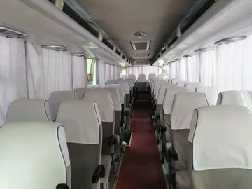 Reisende benutzte Yutong-Busse